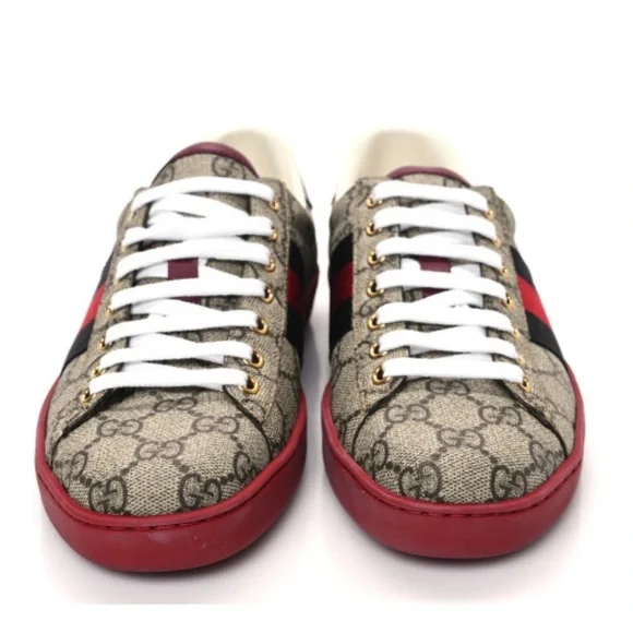 Gucci "New Ace" low-top sneaker in GG supreme canvas - Picture 9 of 12